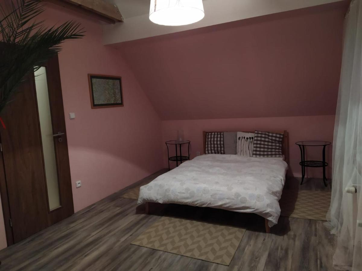 Luxury Accommodation Near Prague Airport Středokluky Eksteriør billede
