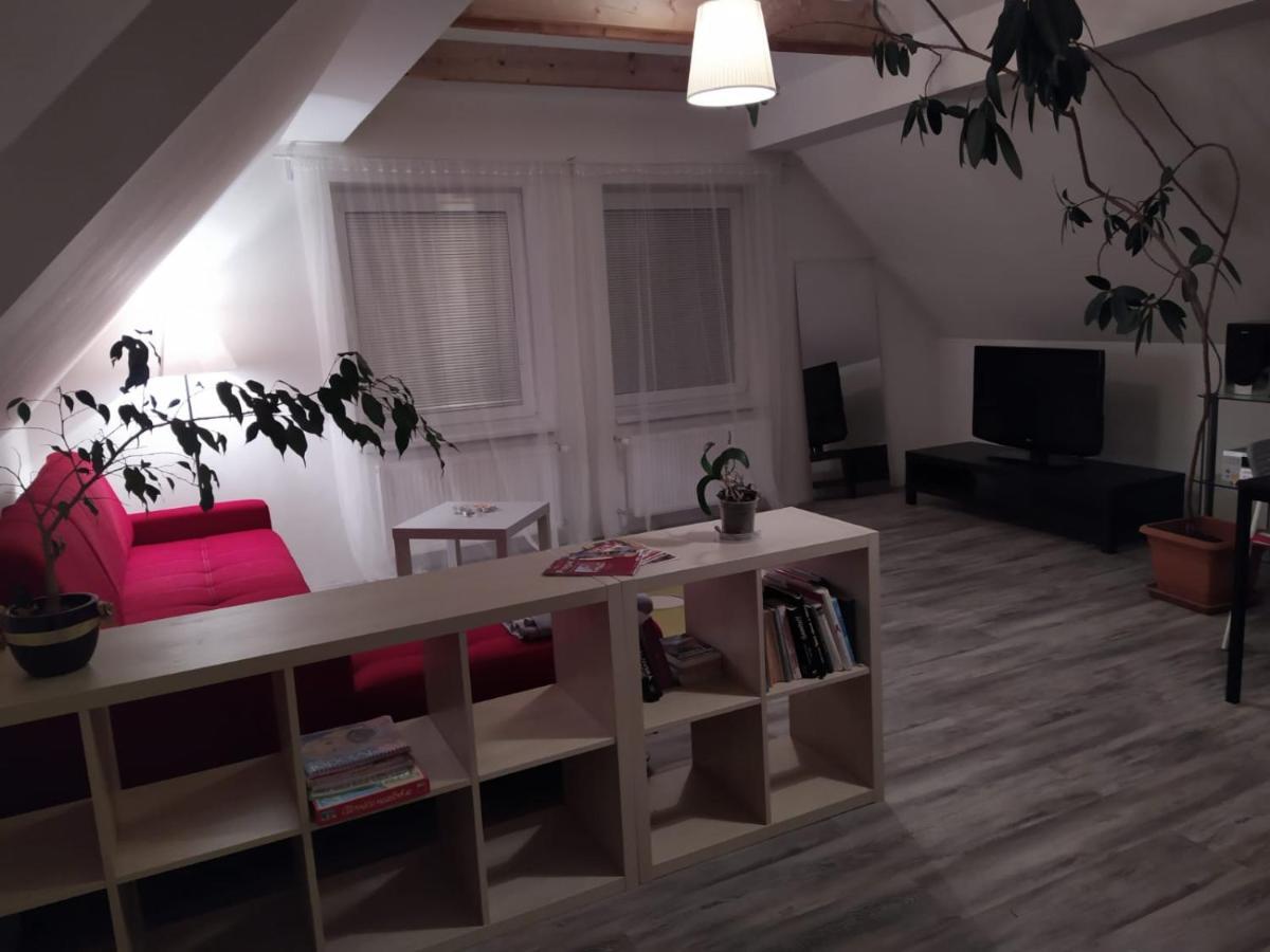 Luxury Accommodation Near Prague Airport Středokluky Eksteriør billede